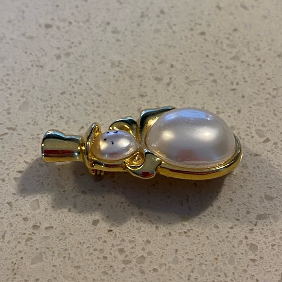 Adorable snowman white with gold trimming 1 5/8 x 1”  pin in back 1/4 - Picture 6 of 11